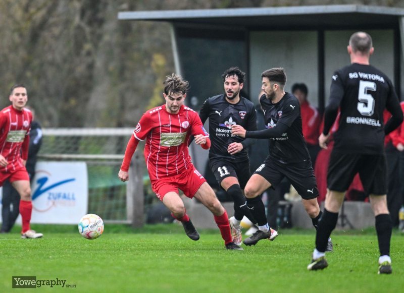 SG Bronnzell - KSV Hessen Kassel II: Malte Suntrup mit Sven Bambey