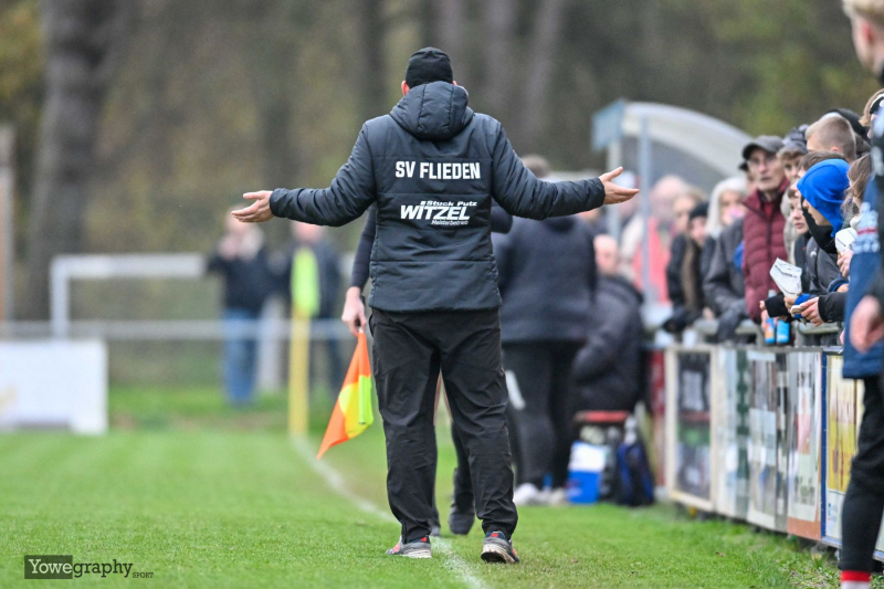 14_Yowegraphy_Jonas_Wenzel_241116_YZ99719