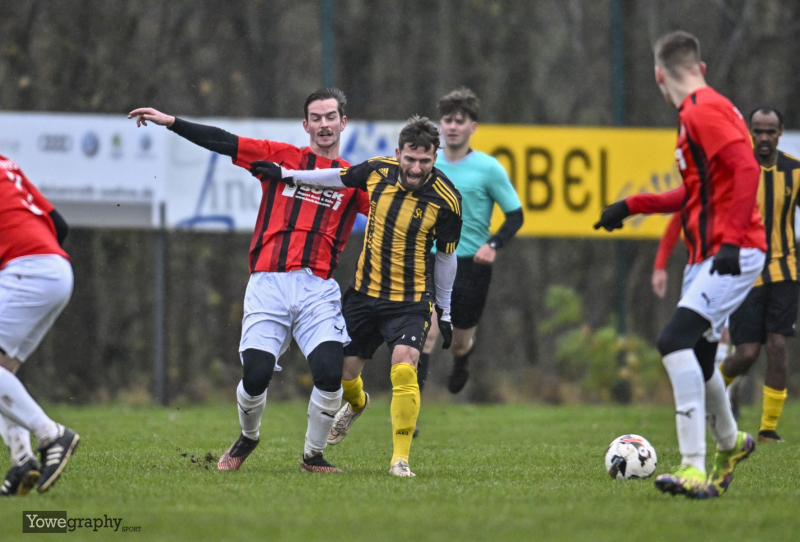TSV Ufhausen - SG Asbach Hessen Hersfeld: Maurice Gesang mit Mehmet Yigit