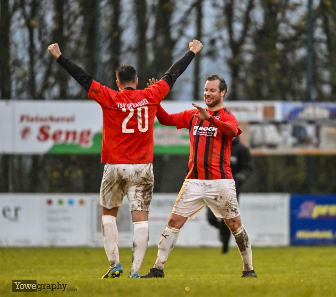 TSV Ufhausen - SG Asbach Hessen Hersfeld: Pierre Mistretta mit Dominik Heger