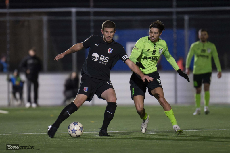 Eröffnungsspiel Kunstrasen SV Neuhof - SG Barockstadt Patrick Schaaf gegen Henrique Calabrez Dutra