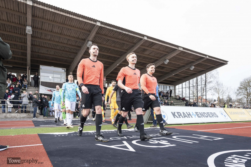 SG Barockstadt - Göppinger SV SR Marc Heiker mit SRA Patrick Mattern und SRA Fabian Menzel