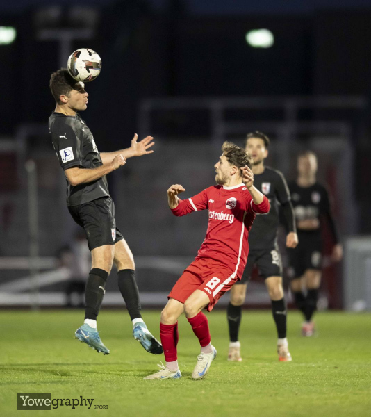 SG Barockstadt - Bahlinger SC: Niklas Antlitz gegen Kolja Herrmann