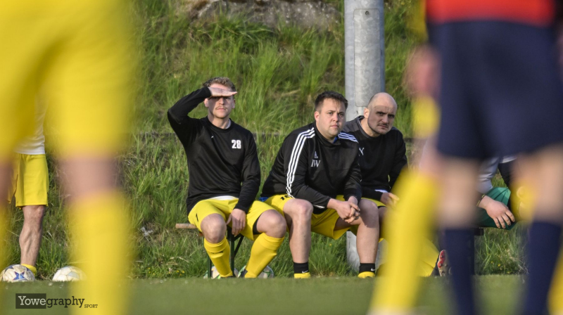 SG Motten/Kothen - SG Schmalnau/Hettenhausen: Lukas Leibold mit Lukas Witzel und Florian Vogler