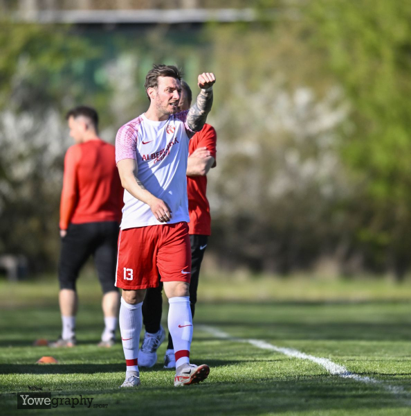 50_Yowegraphy_Jonas_Wenzel_250412_YZ90338