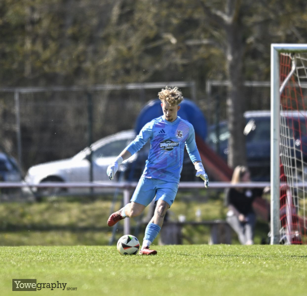 23_Yowegraphy_Jonas_Wenzel_250412_YZ99223