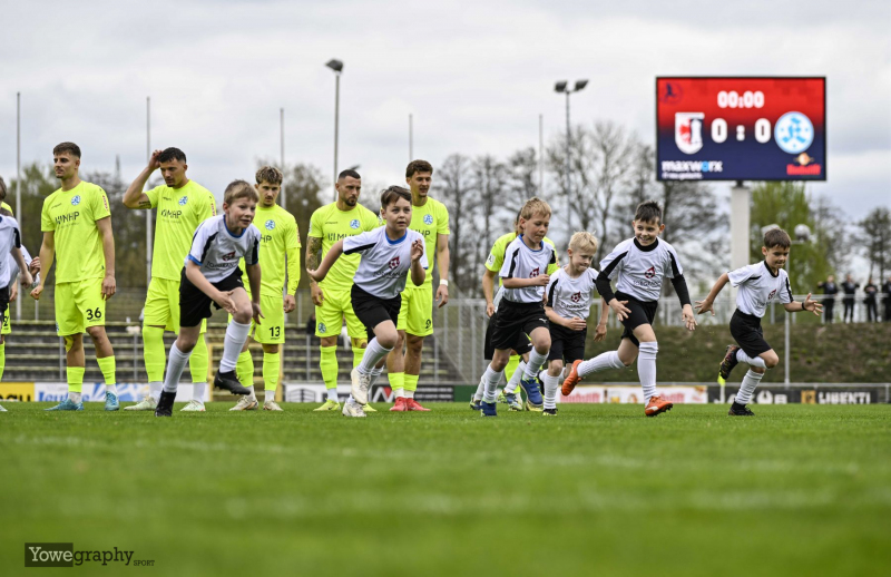 13_Yowegraphy_Jonas_Wenzel_250419_YZ97329