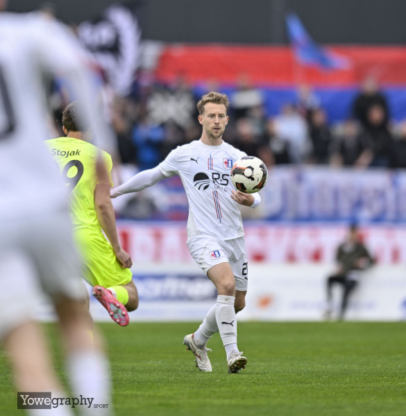 21_Yowegraphy_Jonas_Wenzel_250419_YZ97401