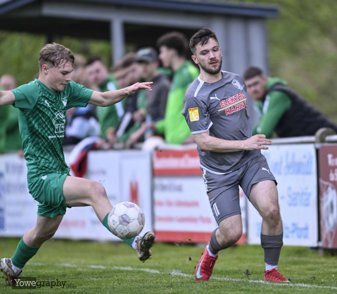Pokal FSV Pfordt - SV Steinbach: Conner Schmidt gegen Dennis Reichmann