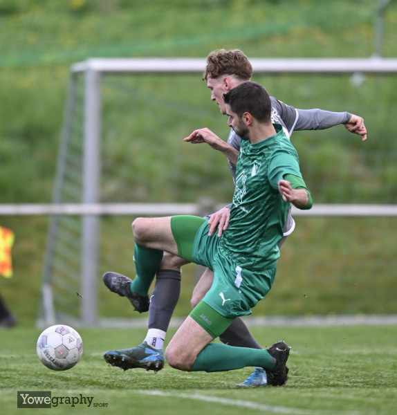 Pokal FSV Pfordt - SV Steinbach: Tom Schmidt gegen Darian Jung