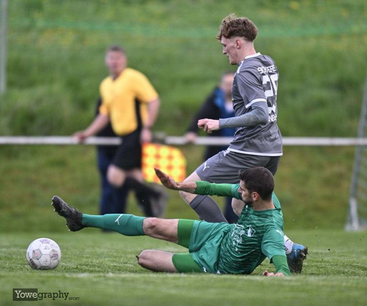 Pokal FSV Pfordt - SV Steinbach: Tom Schmidt gegen Darian Jung