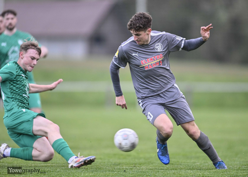 Pokal FSV Pfordt - SV Steinbach: Conner Schmidt gegen Leon Wittke