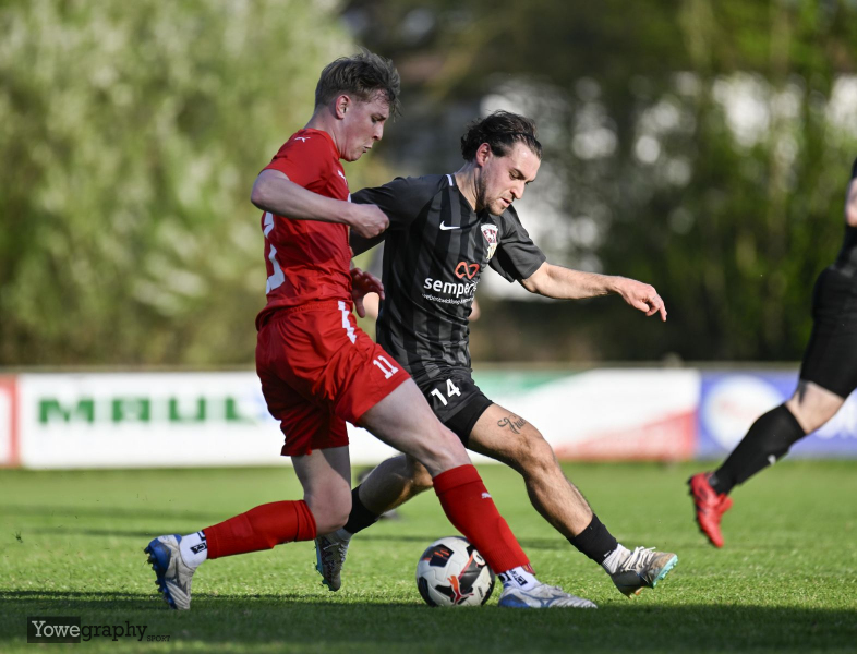 SG Bronnzell II - TSV Künzell II: Malte Schramm gegen Aron Loui Jahn