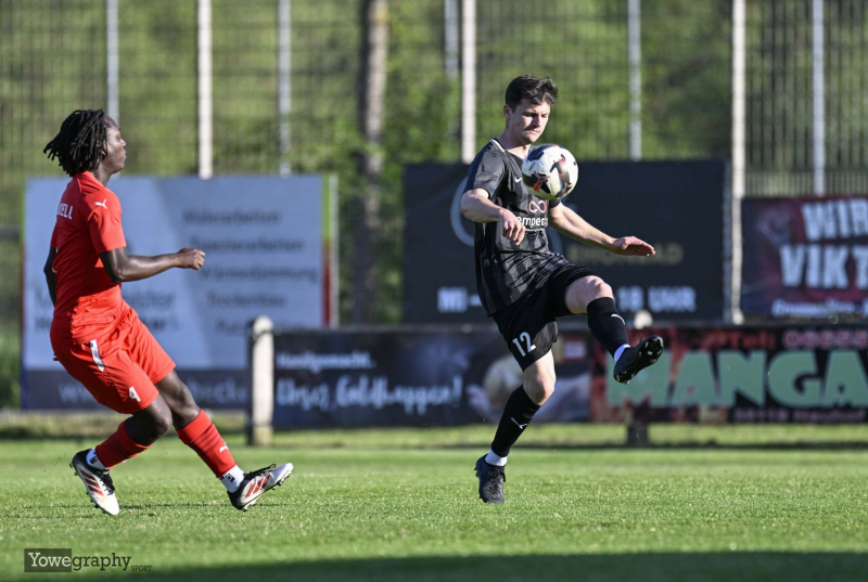SG Bronnzell II - TSV Künzell II: Oliver Schwab gegen Niklas Schneider