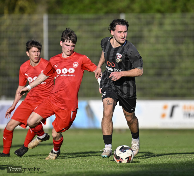 SG Bronnzell II - TSV Künzell II: Moritz Kibler gegen Aron Loui Jahn