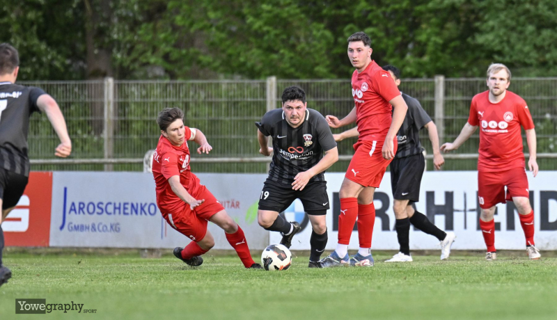 SG Bronnzell II - TSV Künzell II: Fabio Diegelmann gegen Cueneyt Oezder