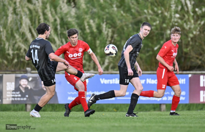 SG Bronnzell II - TSV Künzell II: Aron Loui Jahn gegen Fabio Diegelmann