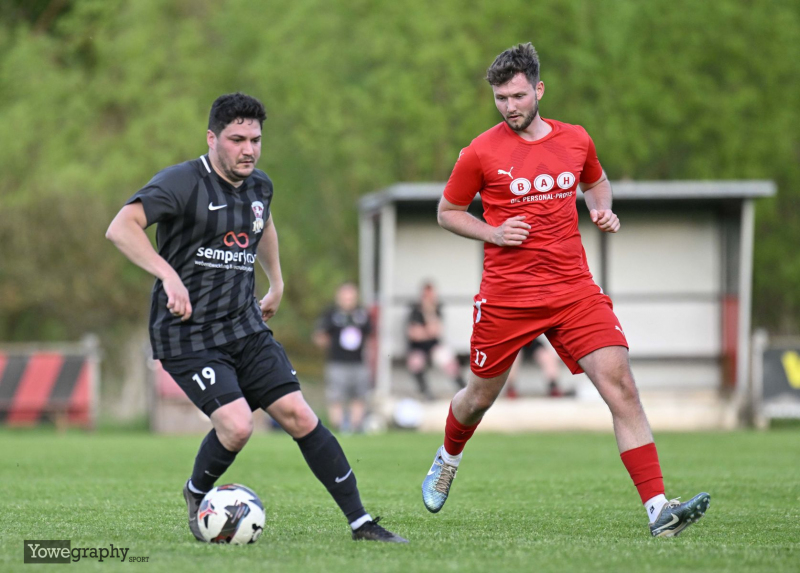 SG Bronnzell II - TSV Künzell II: Cueneyt Oezder gegen Marius Grösch