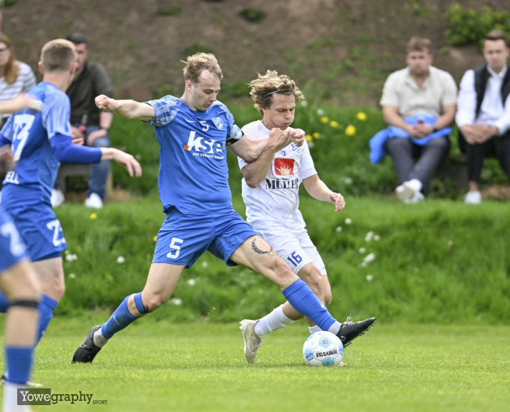 32_Yowegraphy_Jonas_Wenzel_250503_YZ95080