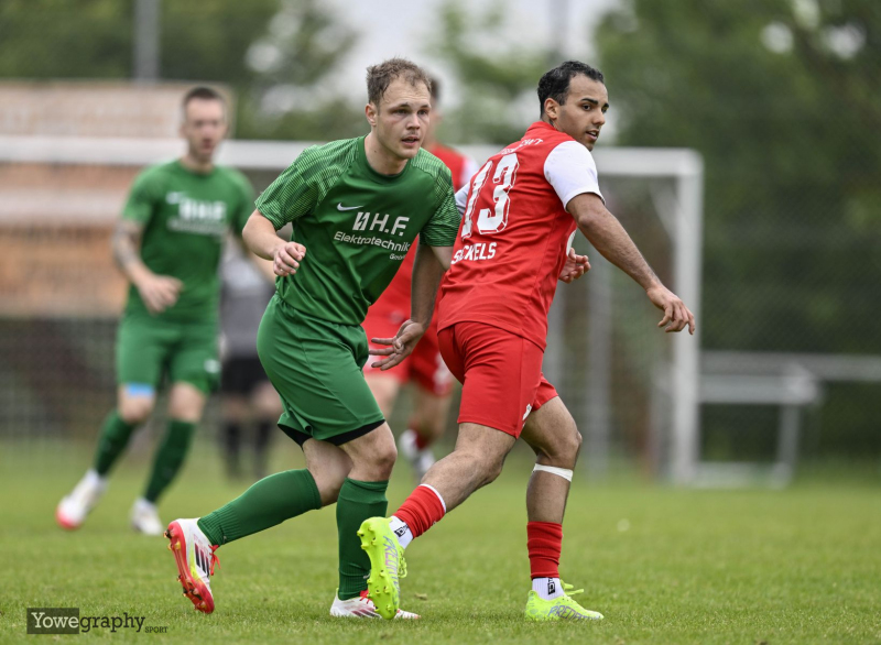 SG Sickels II - Haimbacher SV: Max Diegelmann gegen Tiago Queiros