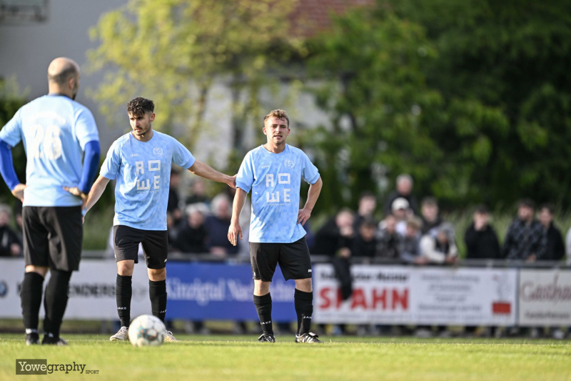 SG Schlüchtern - SG Oberzell Züntersbach: Jonathan Heil mit Lukas Bojnec