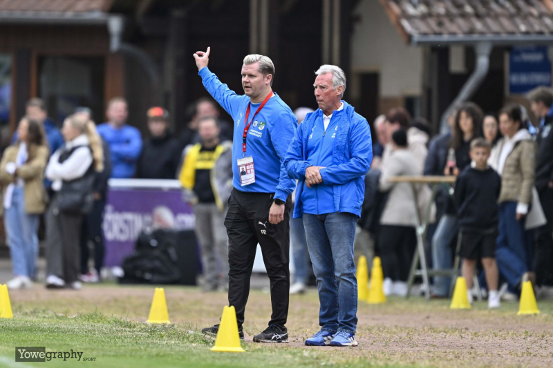 SG Eiterfeld Leimbach - SG Bronnzell: Florian Roth mit Andreas Herzberg