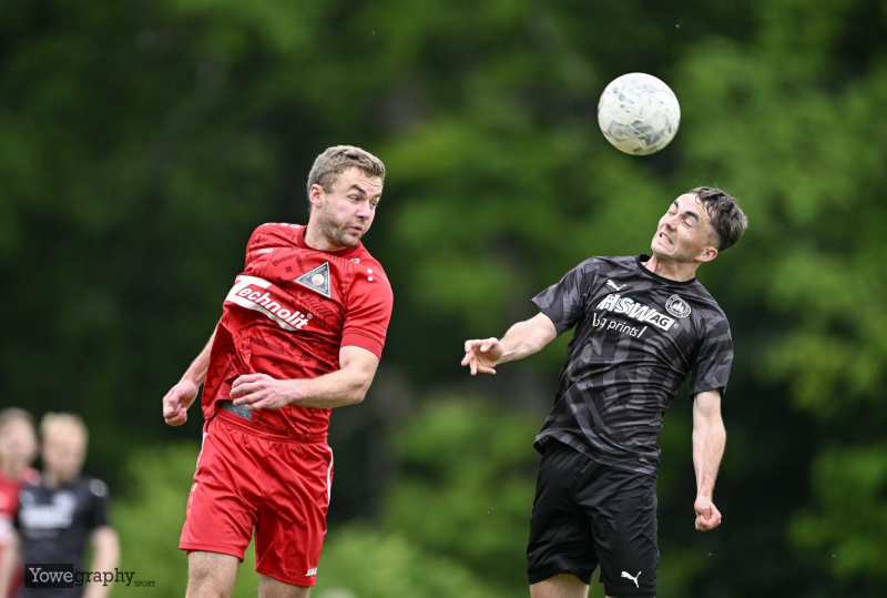TSV Künzell - SV Großenlüder: Jakob Schneider gegen Adrian Waldmann