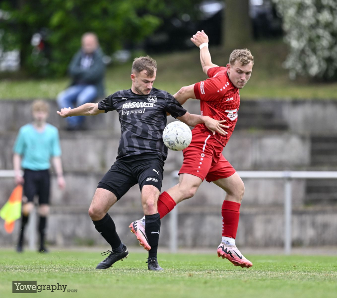 TSV Künzell - SV Großenlüder: Lennart Pappert gegen Linus Gaube