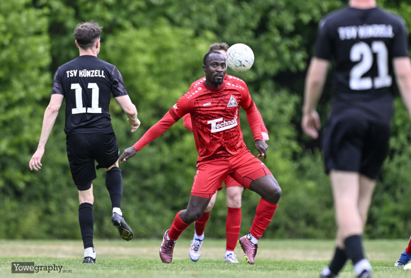 TSV Künzell - SV Großenlüder: Roger Mouangue Mouangue