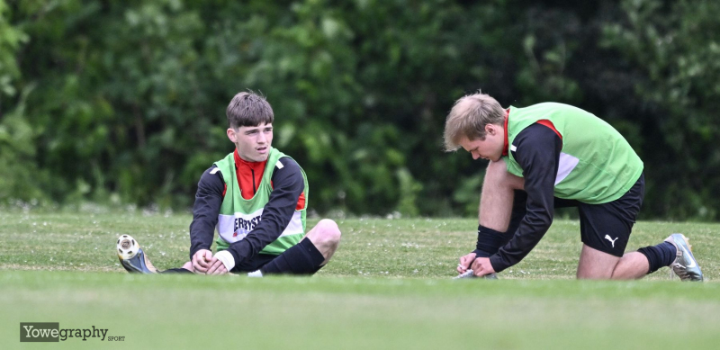 TSV Künzell - SV Großenlüder: Moritz Kibler mit Jonas Mihm