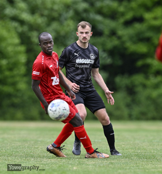 TSV Künzell - SV Großenlüder: Tinotenda Phiri mit Lennart Pappert