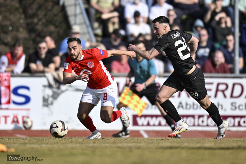 SG Barockstadt - Offenbacher Kickers: Onur Ünlücifci gegen Brian Michael Thomas Campman