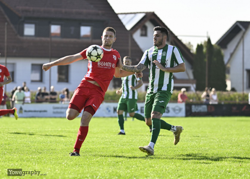 SV Hofbieber - SG Bad Soden: Adrian Hosenfeld gegen Marcel Mosch