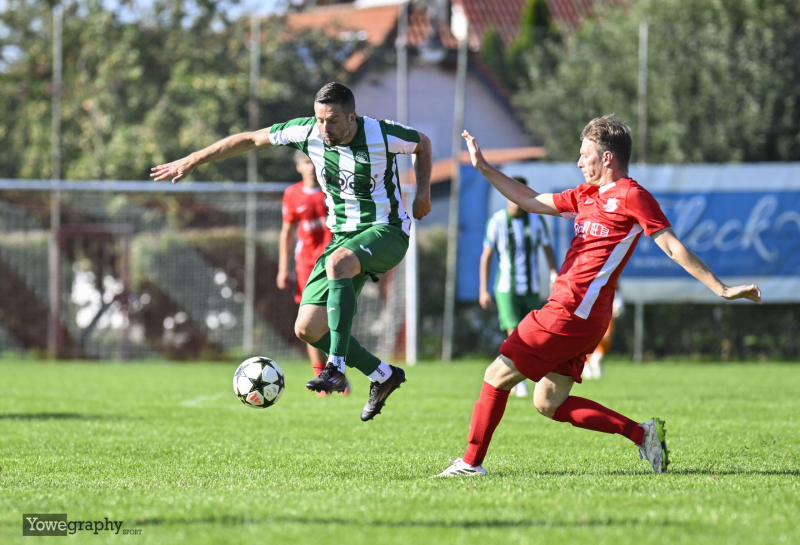SV Hofbieber - SG Bad Soden: Daniele Fiorentino mit Lukas Budenz