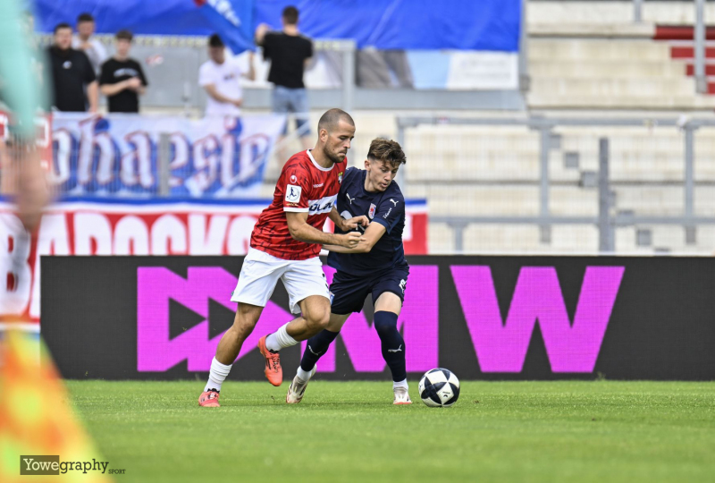 SG Barockstadt - TSG Balingen: Arlind Iljazi gegen Ivo Colic