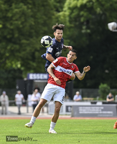 SG Barockstadt - TSG Balingen: Denis Latifovic gegen Leon Pomnitz