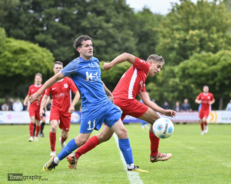 FC Eichenzell - SV Hofbieber: David Heil gegen Julian von Keitz