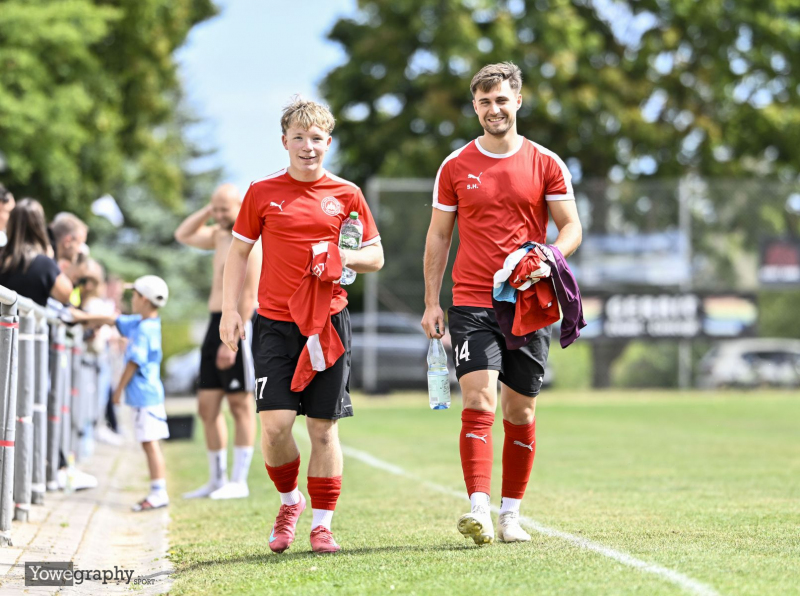 SG Sickels - TSV Künzell: Jonas Schmidt mit Simon Herbach