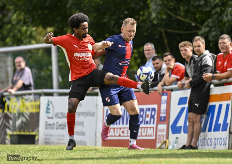 SG Sickels - TSV Künzell: Munir Tekleyes gegen Angel Natsev