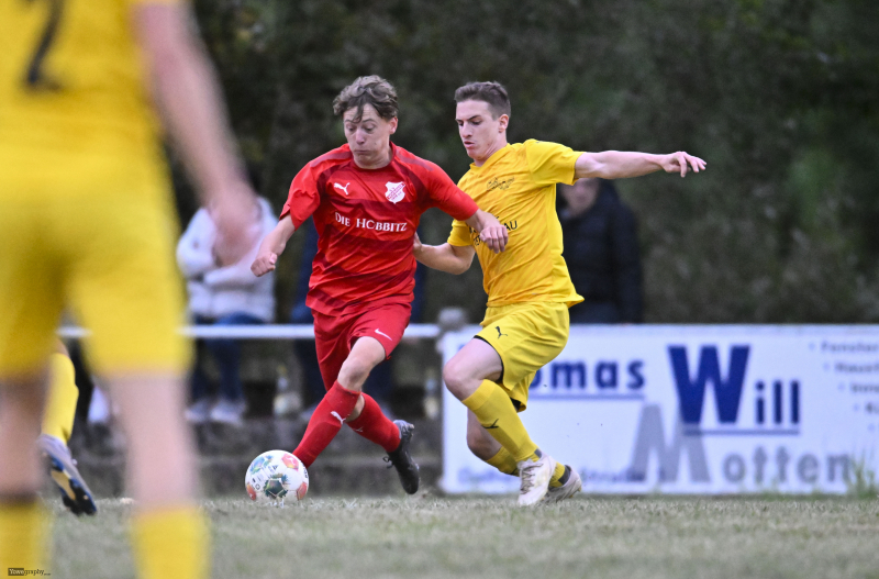 SC Motten - SV Hofbieber II: Tim Pfleger gegen Julius Mott