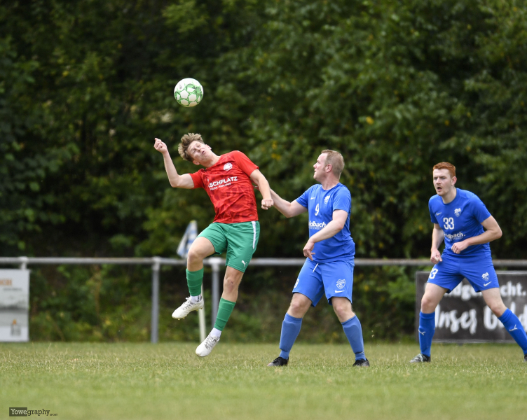 FSV Thalau II - SG Künzell III Bachrain II: Moritz Kohl gegen Michael Kress