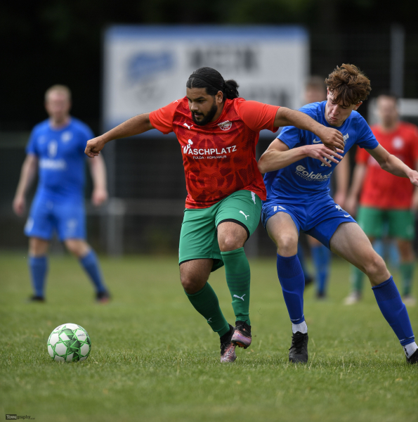 FSV Thalau II - SG Künzell III Bachrain II: Sait Can gegen Linus Aha