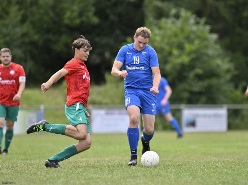 FSV Thalau II - SG Künzell III Bachrain II: Frederik Staubach gegen Merlin Hamm