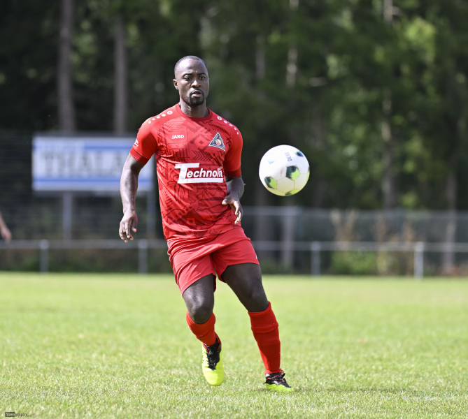 FSV Thalau - SV Großenlüder: Roger Mouangue Mouangue