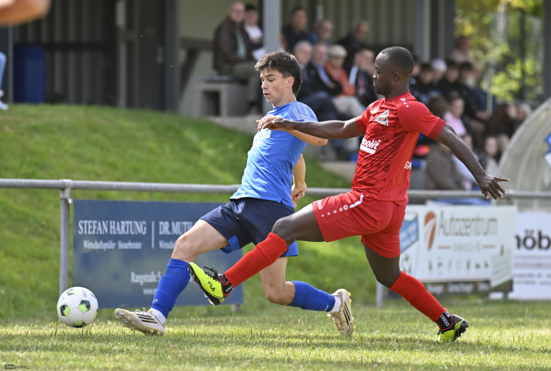 FSV Thalau - SV Großenlüder: Noah Löhmer Roger Mouangue Mouangue