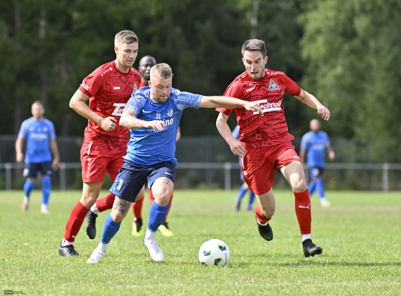 FSV Thalau - SV Großenlüder: Yannick Hohmann gegen Adrian Beyer