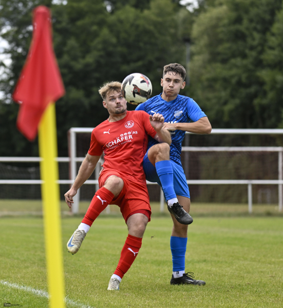TSV Rothemann - SG Kerzell: Constantin Drimalski gegen Janne Winter