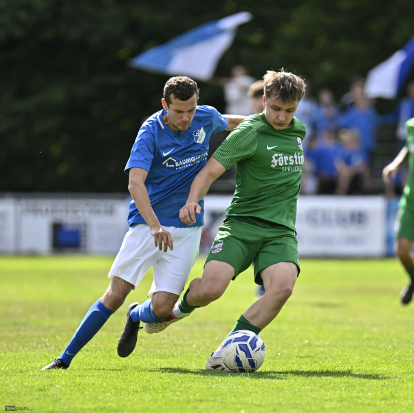 TSV Weyhers - TSG Lütter: Noah Maienschein gegen Leon Rüther