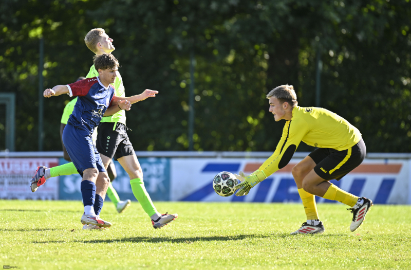 SV Großenlüder - SG Neuenstein: Henning Beyer