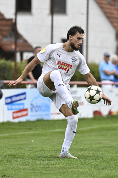 SV Hofbieber - SV Steinbach: Dennis Reichmann